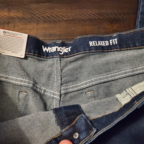 Wrangler Relaxed Straight Fit Flex Jean 30" inseam - Picture 11 of 12